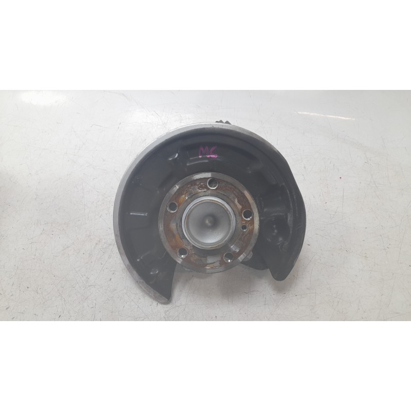 Recambio de mangueta trasera derecha para mercedes-benz clase gla (x156) gla 180 (156.942) referencia OEM IAM 2460406  