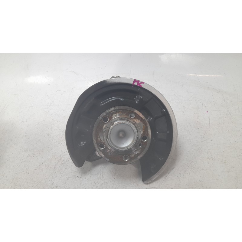 Recambio de mangueta trasera izquierda para mercedes-benz clase gla (x156) gla 180 (156.942) referencia OEM IAM 2460306  