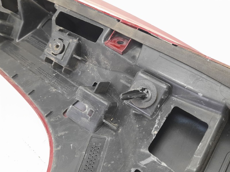 Recambio de aleron trasero para ford kuga titanium referencia OEM IAM LV4BS44210  