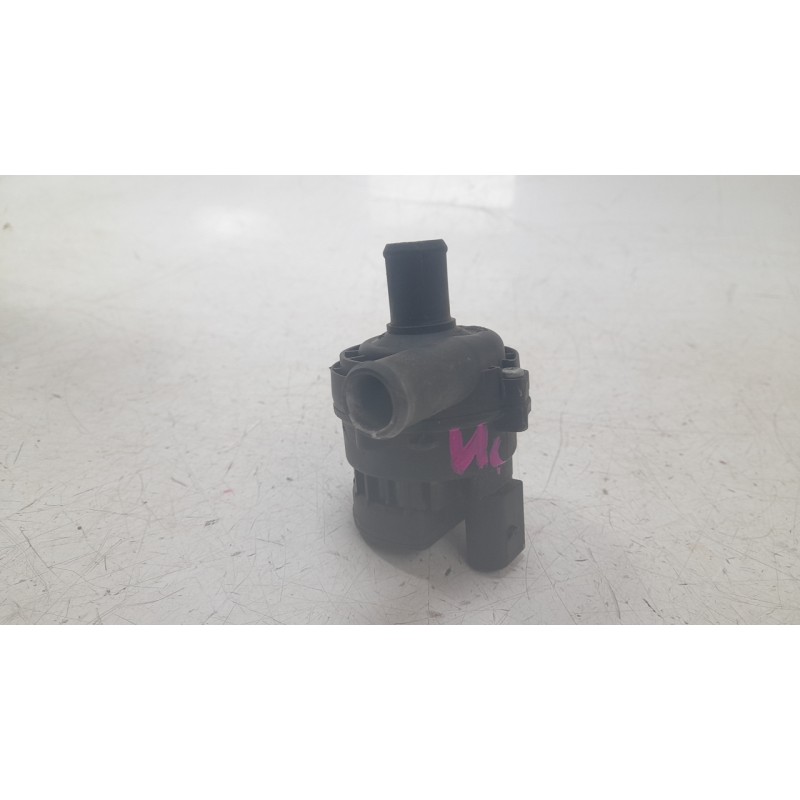 Recambio de bomba agua para mercedes-benz clase gla (x156) gla 180 (156.942) referencia OEM IAM 2118350364 0392023000 