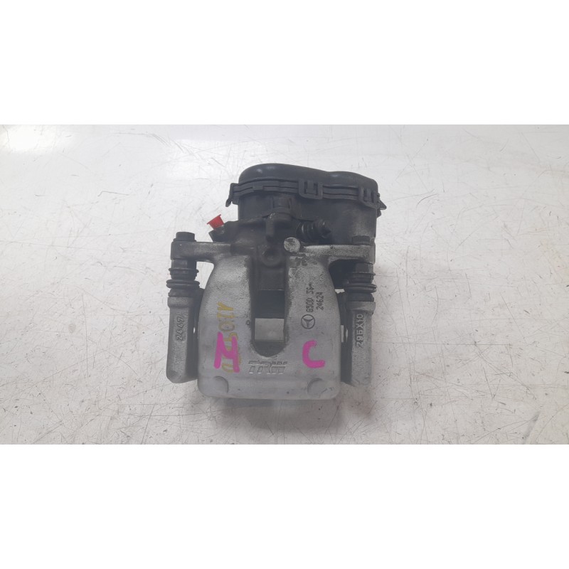 Recambio de pinza de freno trasera derecha para mercedes-benz clase gla (x156) gla 180 (156.942) referencia OEM IAM A2464232498 