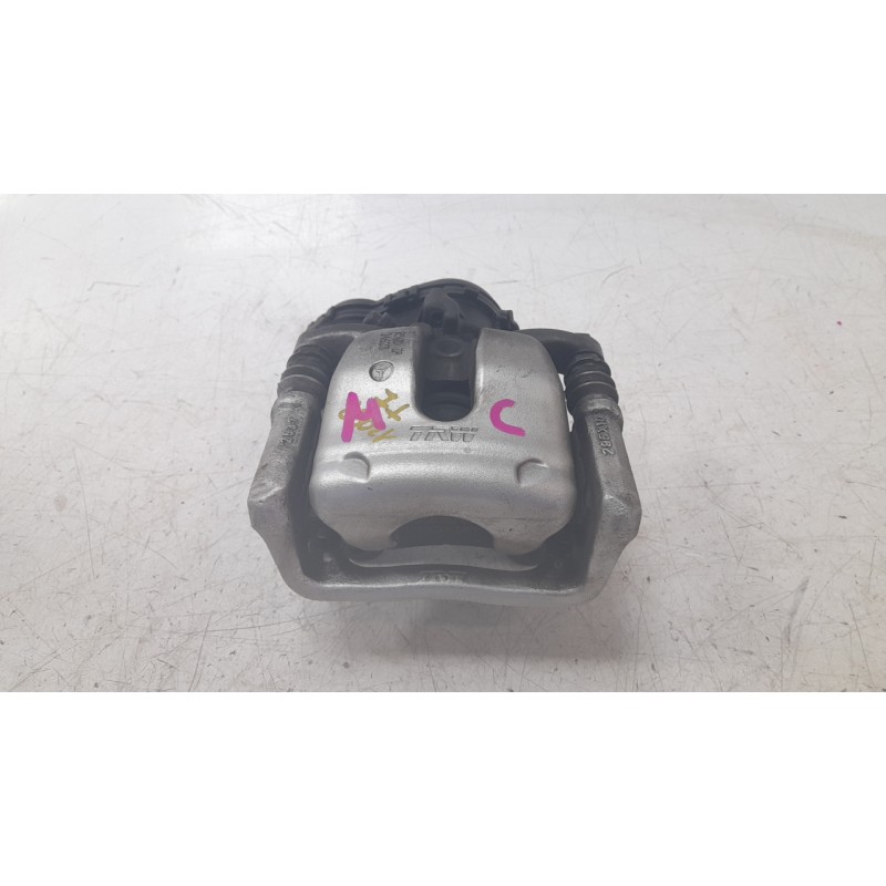 Recambio de pinza de freno trasera izquierda para mercedes-benz clase gla (x156) gla 180 (156.942) referencia OEM IAM A246423239