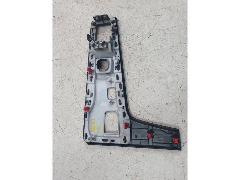 Recambio de moldura para mg zs 1.5 hybrid+ referencia OEM IAM 11583805  