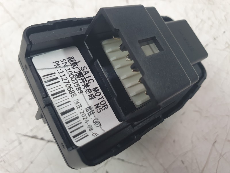 Recambio de mando elevalunas delantero derecho para mg zs 1.5 hybrid+ referencia OEM IAM 10003589  