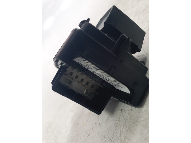 Recambio de mando elevalunas trasero derecho para mg zs 1.5 hybrid+ referencia OEM IAM 10003589  