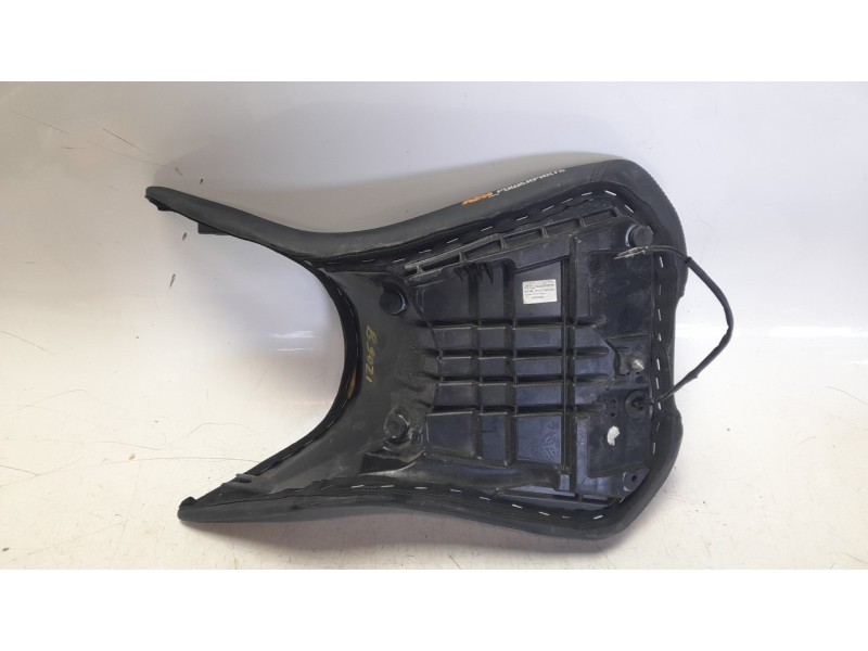 Recambio de asiento para ktm super duke 1290 super duke r referencia OEM IAM 61407940000  