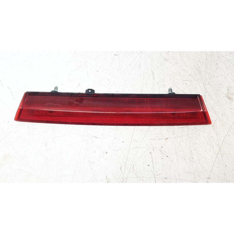 Recambio de luz central de freno para toyota corolla fastback (_e21_) 1.8 hybrid (zwe211) referencia OEM IAM 8157012450  