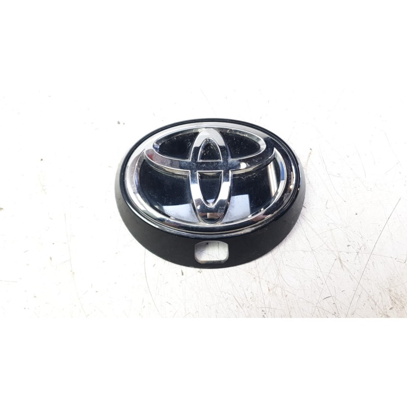 Recambio de moldura para toyota corolla fastback (_e21_) 1.8 hybrid (zwe211) referencia OEM IAM 6793002061  