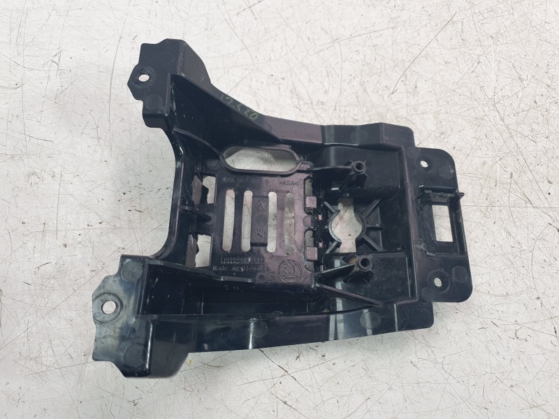Recambio de moldura para skoda karoq (nu7, nd7) 1.5 tsi referencia OEM IAM 57A907699B  