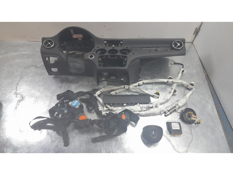 Recambio de kit airbag para mercedes-benz clase gla (x156) gla 180 (156.942) referencia OEM IAM 1176800801  