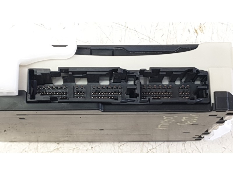 Recambio de caja reles / fusibles para toyota corolla fastback (_e21_) 1.8 hybrid (zwe211) referencia OEM IAM 8922102C60  