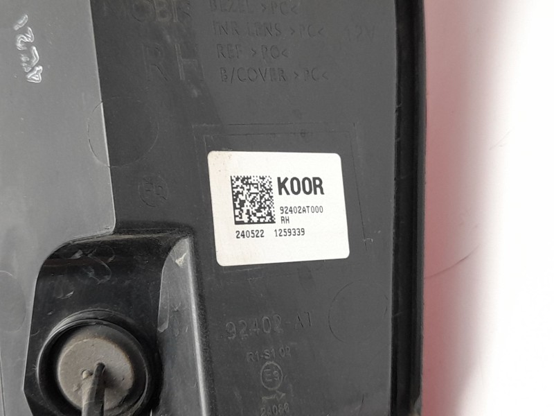 Recambio de piloto trasero derecho para kia niro ii (sg2) 1.6 gdi hybrid referencia OEM IAM 92402AT000  