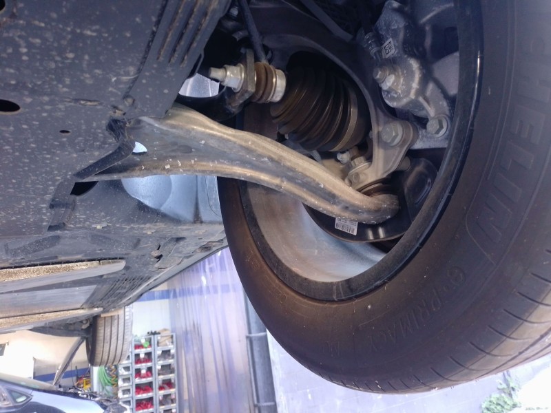 Recambio de brazo suspension inferior delantero izquierdo para mercedes-benz eqb (x243) eqb 250+ (243.602) referencia OEM IAM   