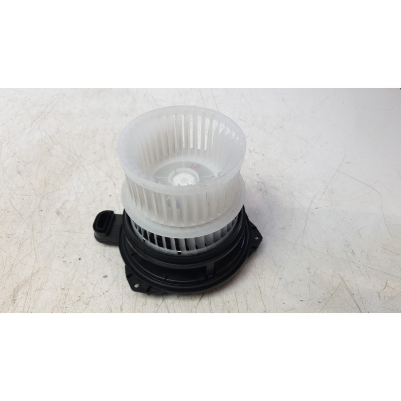 Recambio de ventilador calefaccion para toyota corolla fastback (_e21_) 1.8 hybrid (zwe211) referencia OEM IAM 8710302750  