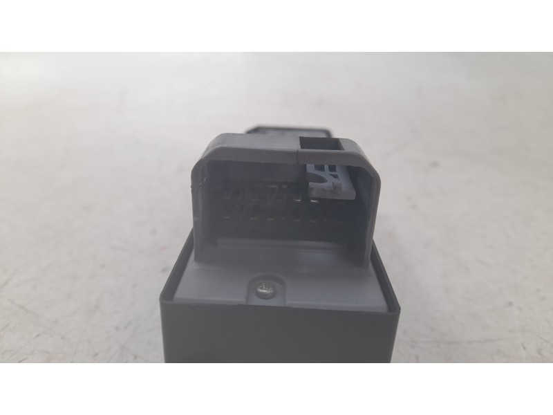 Recambio de mando elevalunas delantero izquierdo para toyota prius liftback (_w2_) 1.5 hybrid (nhw20_) referencia OEM IAM   