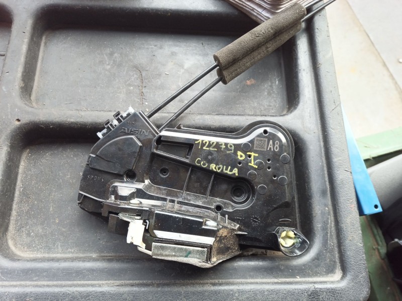 Recambio de cerradura puerta delantera izquierda para toyota corolla fastback (_e21_) 1.8 hybrid (zwe211) referencia OEM IAM 690