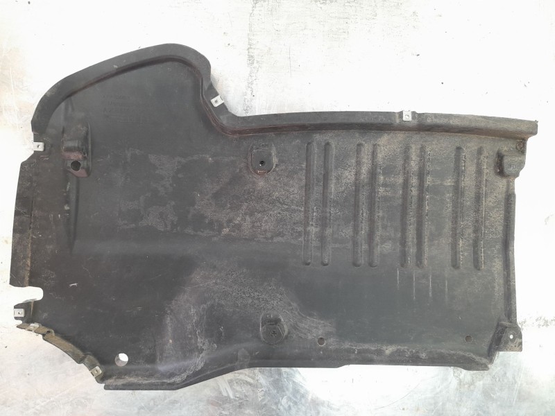 Recambio de cubrecarter para mercedes-benz clase c (w206) c 200 d (206.003) referencia OEM IAM A2066904104  