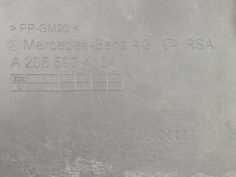 Recambio de cubrecarter para mercedes-benz clase c (w206) c 200 d (206.003) referencia OEM IAM A2066904104  