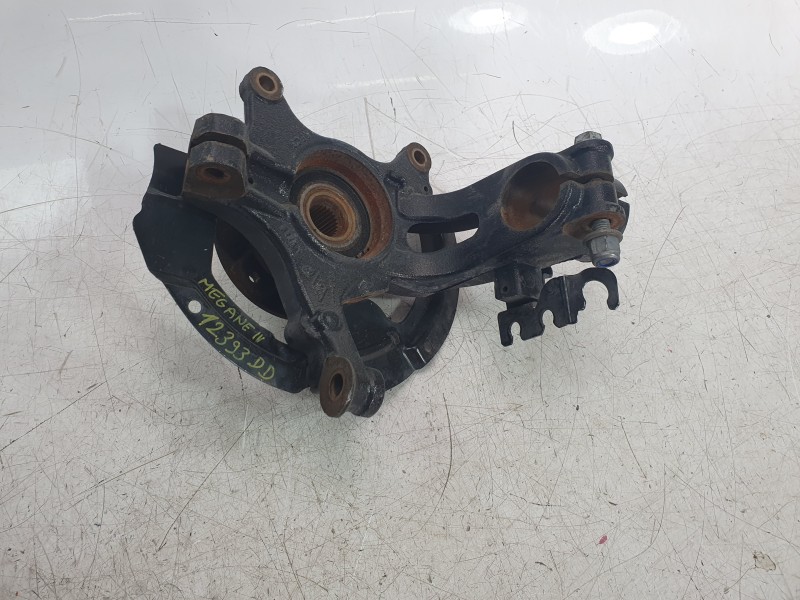 Recambio de mangueta delantera derecha para renault megane iv hatchback (b9a/m/n_) 1.5 blue dci 115 (b9a6) referencia OEM IAM 40