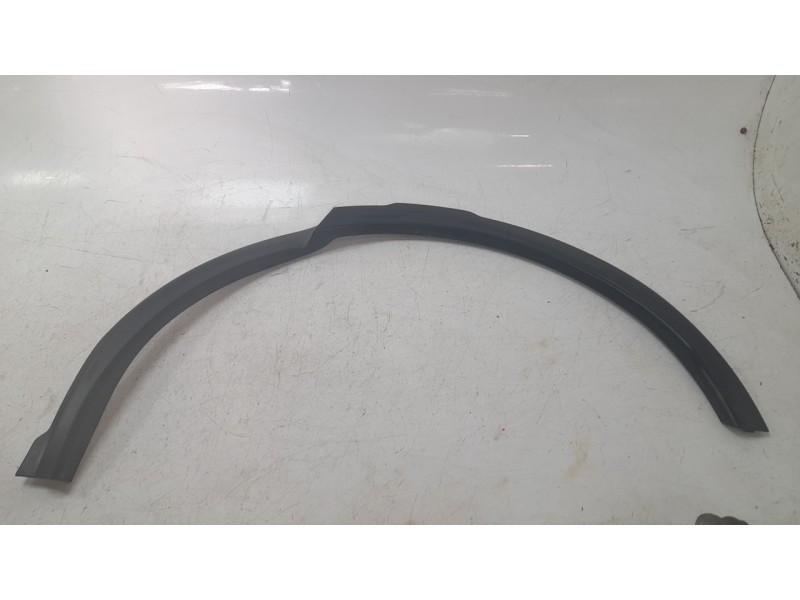 Recambio de aletin trasero izquierdo para land rover discovery sport (l550) 2.0 d 4x4 referencia OEM IAM FK72290E23  