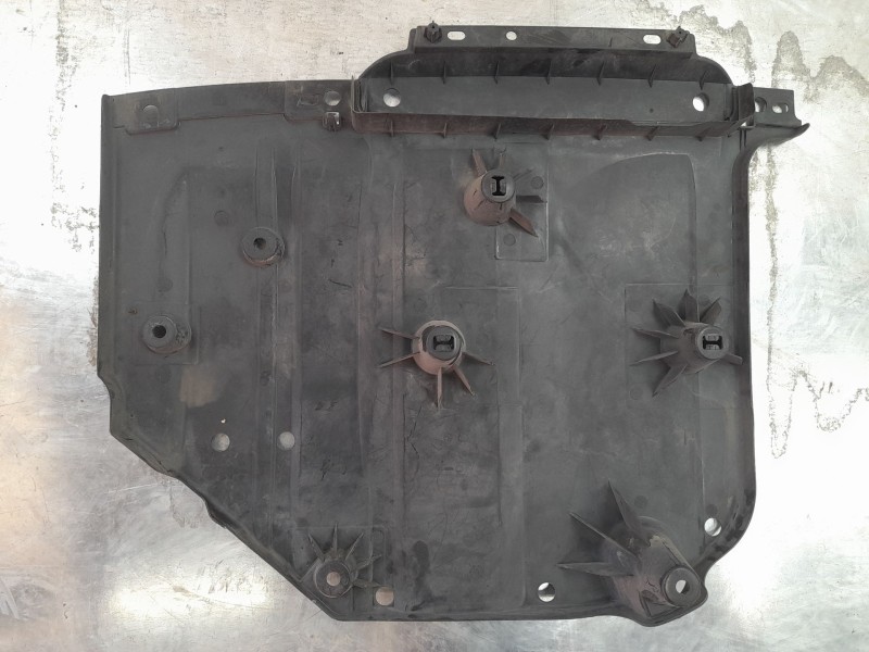 Recambio de cubrecarter para renault clio v (b7_) 1.5 blue dci 85 (b7ag) referencia OEM IAM 748A00957R  