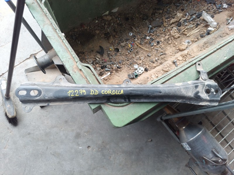 Recambio de travesaño inferior para toyota corolla fastback (_e21_) 1.8 hybrid (zwe211) referencia OEM IAM 5110702110  