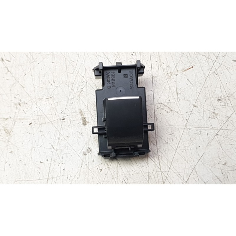 Recambio de mando elevalunas trasero izquierdo para toyota corolla fastback (_e21_) 1.8 hybrid (zwe211) referencia OEM IAM 84810