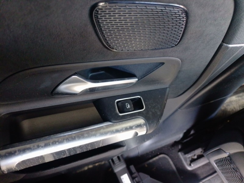 Recambio de mando elevalunas trasero izquierdo para mercedes-benz eqb (x243) eqb 250+ (243.602) referencia OEM IAM   