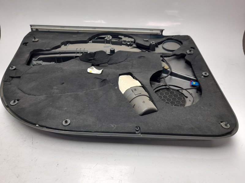 Recambio de guarnecido puerta delantera derecha para audi q7 (4l) 3.0 tdi referencia OEM IAM 4L0867104  