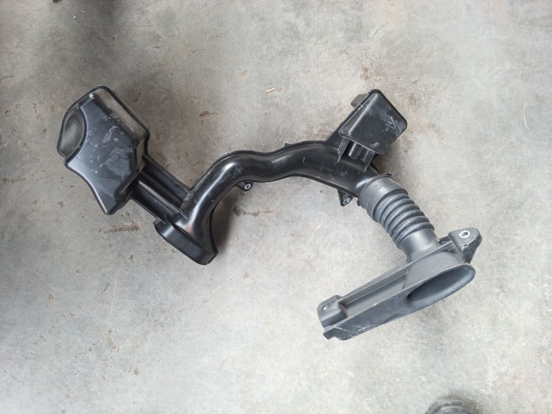 Recambio de tubo aspiracion admision para toyota corolla fastback (_e21_) 1.8 hybrid (zwe211) referencia OEM IAM 17751OT340  
