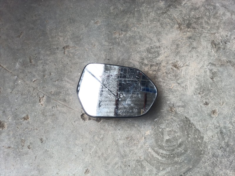 Recambio de cristal retrovisor derecho para toyota corolla fastback (_e21_) 1.8 hybrid (zwe211) referencia OEM IAM 8793102L40  T