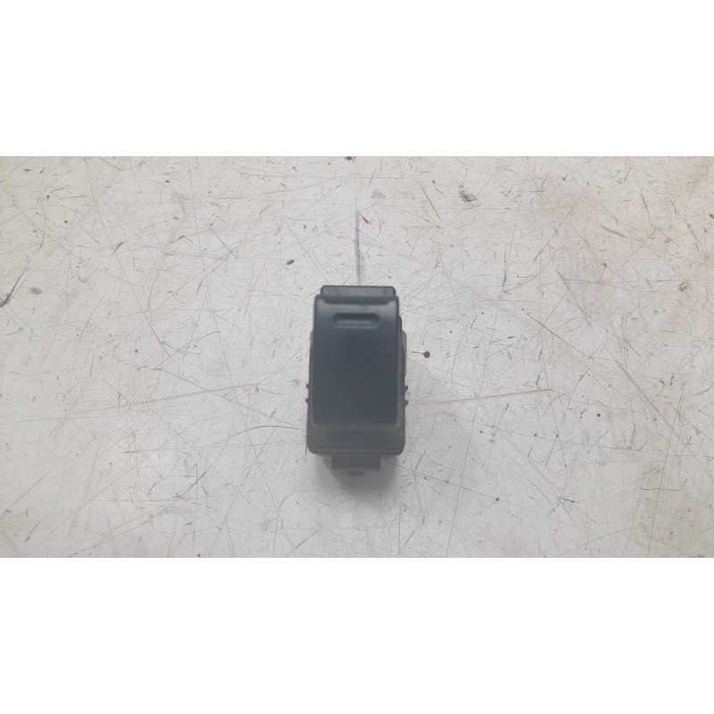 Recambio de mando elevalunas trasero izquierdo para toyota prius liftback (_w2_) 1.5 hybrid (nhw20_) referencia OEM IAM 74231470