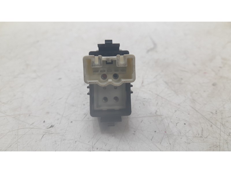 Recambio de mando elevalunas trasero izquierdo para toyota prius liftback (_w2_) 1.5 hybrid (nhw20_) referencia OEM IAM 74231470
