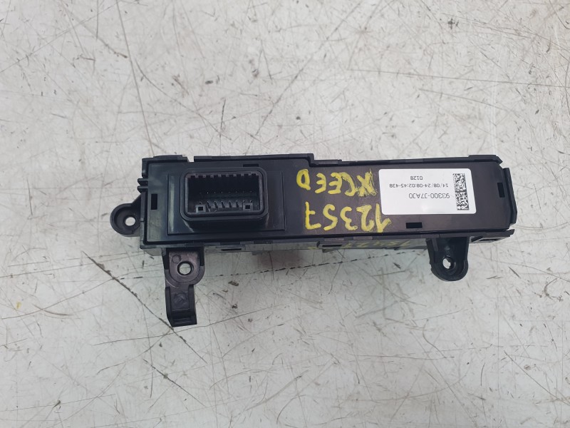 Recambio de interruptor para kia xceed 1.0 t-gdi 74 kw (100 cv) referencia OEM IAM 93300J7AJ0  