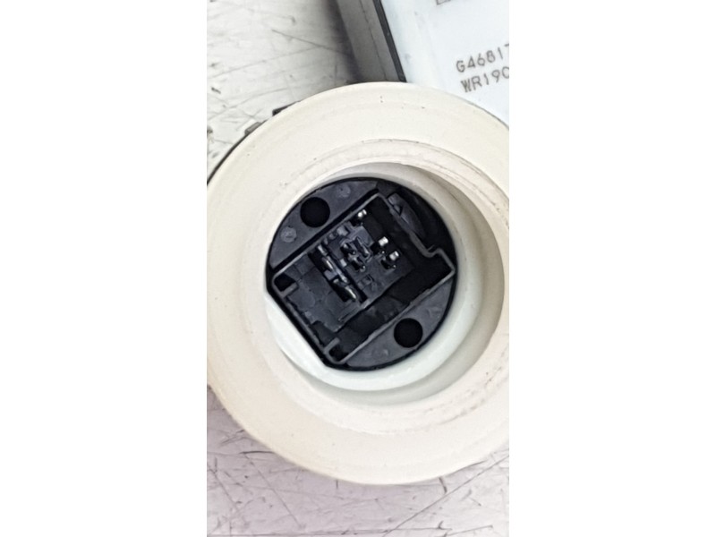 Recambio de elevalunas delantero izquierdo para toyota corolla fastback (_e21_) 1.8 hybrid (zwe211) referencia OEM IAM 698200274