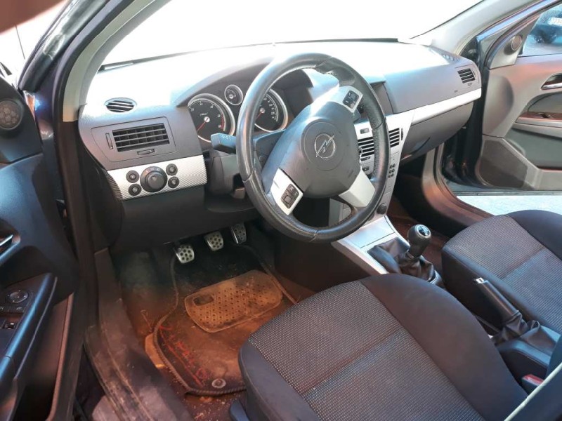 opel astra h berlina del año 2007