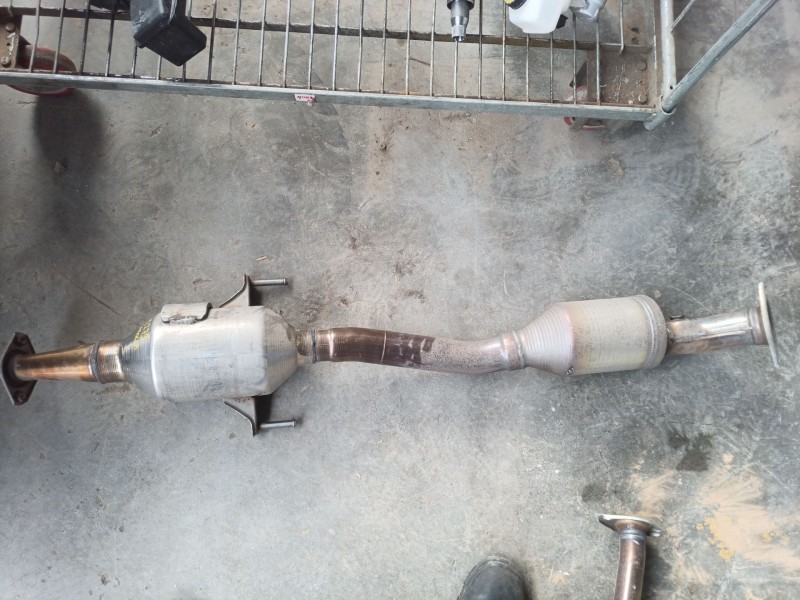 Recambio de catalizador para toyota corolla fastback (_e21_) 1.8 hybrid (zwe211) referencia OEM IAM 174100TD30  