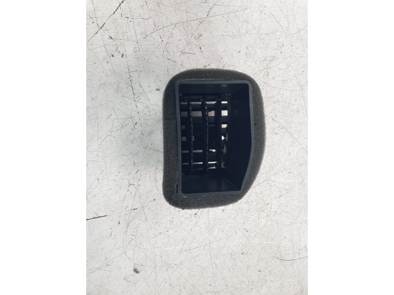Recambio de aireador central izquierdo para kia xceed 1.0 t-gdi 74 kw (100 cv) referencia OEM IAM 84740J7AA0DJ5  
