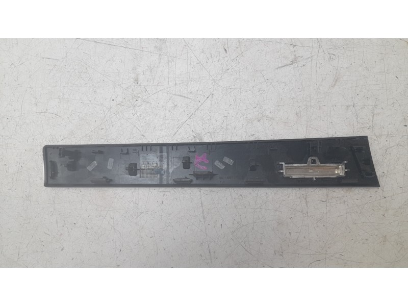 Recambio de moldura para audi q3 sportback (f3n) 35 tdi referencia OEM IAM 83B857186  