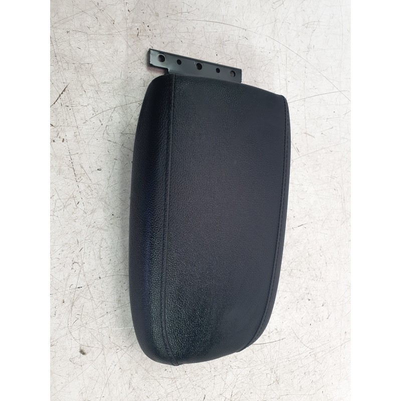 Recambio de apoyabrazos central para kia xceed 1.0 t-gdi 74 kw (100 cv) referencia OEM IAM 84660J7000WK  