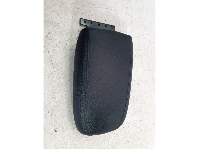 Recambio de apoyabrazos central para kia xceed 1.0 t-gdi 74 kw (100 cv) referencia OEM IAM 84660J7000WK  