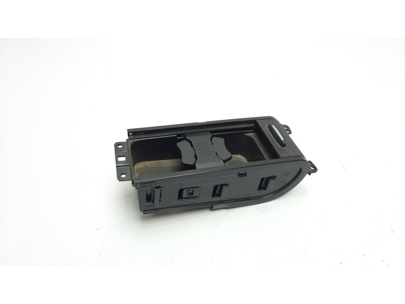 Recambio de cenicero para renault megane iv berlina 5p 1.5 dci diesel fap energy referencia OEM IAM 969121990R  