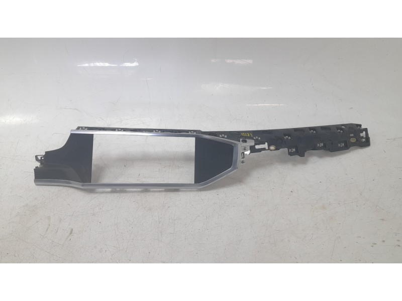 Recambio de moldura para audi q3 sportback (f3n) 35 tdi referencia OEM IAM 83B853190  