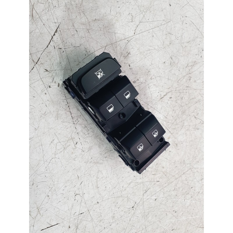 Recambio de mando elevalunas delantero izquierdo para kia xceed 1.0 t-gdi 74 kw (100 cv) referencia OEM IAM 93570J7120  