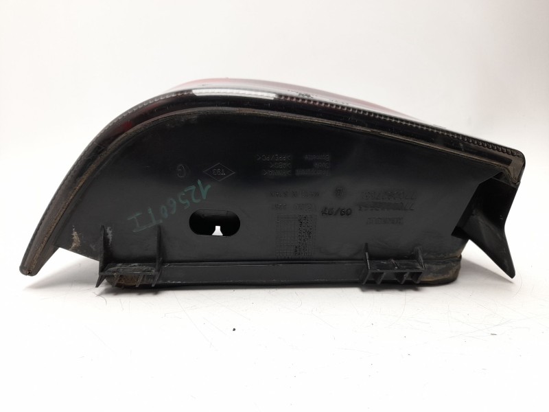 Recambio de piloto trasero izquierdo para renault clio i (b/c57_, 5/357_) 1.2 (5/357y, 5/357k) referencia OEM IAM 7700827551  10