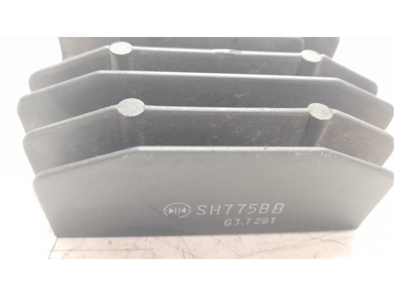 Recambio de regulador de corriente para harley-davidson street referencia OEM IAM 74700012  