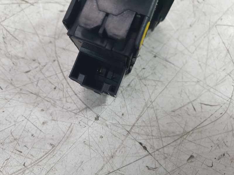 Recambio de interruptor para skoda octavia iv (nx3, nn3, pv3) 2.0 tdi referencia OEM IAM 565959831  