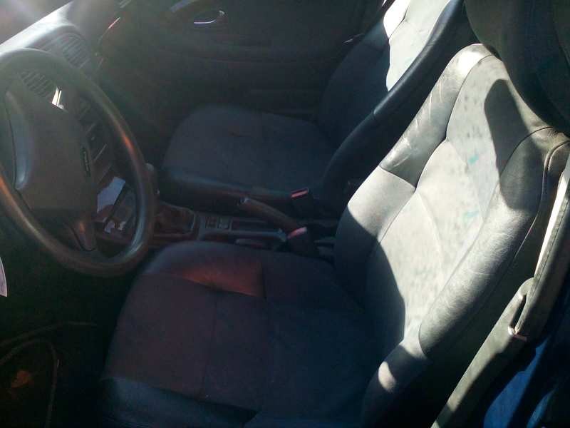 volvo s40 berlina del año 1997