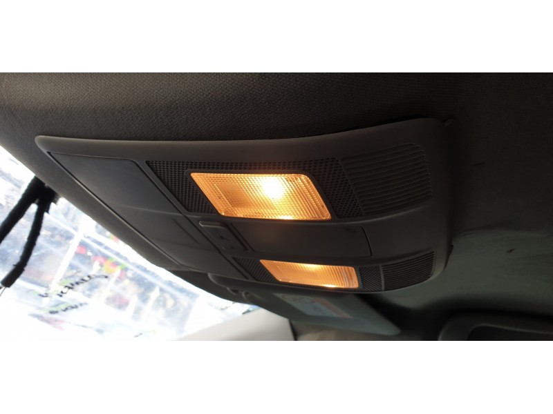 Recambio de luz interior para mazda cx-3 2.0 cat referencia OEM IAM KD4569971  