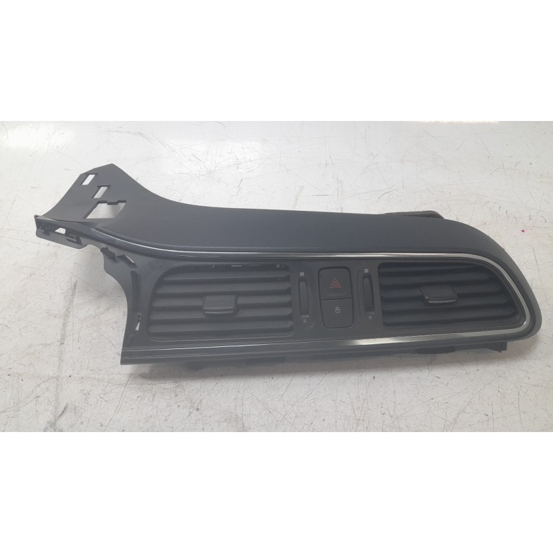 Recambio de aireador central para renault kadjar (ha_, hl_) 1.5 blue dci 115 referencia OEM IAM 687502092R  